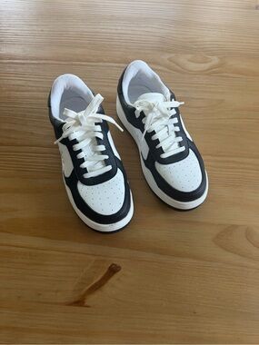 ALO Black & White Low-Top Sneakers